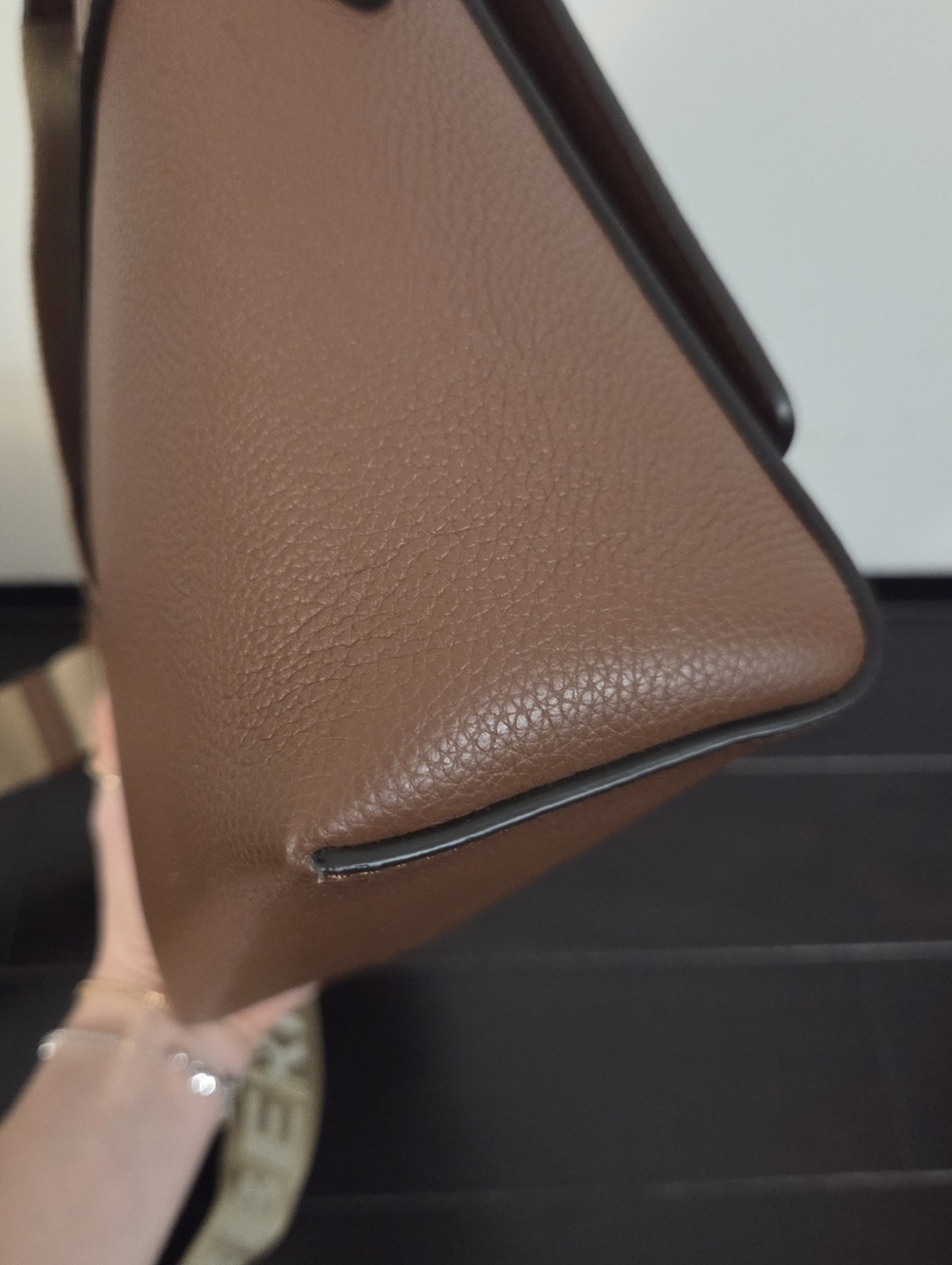 New Authentic Burberry Note Bag - Picture 4 of 11